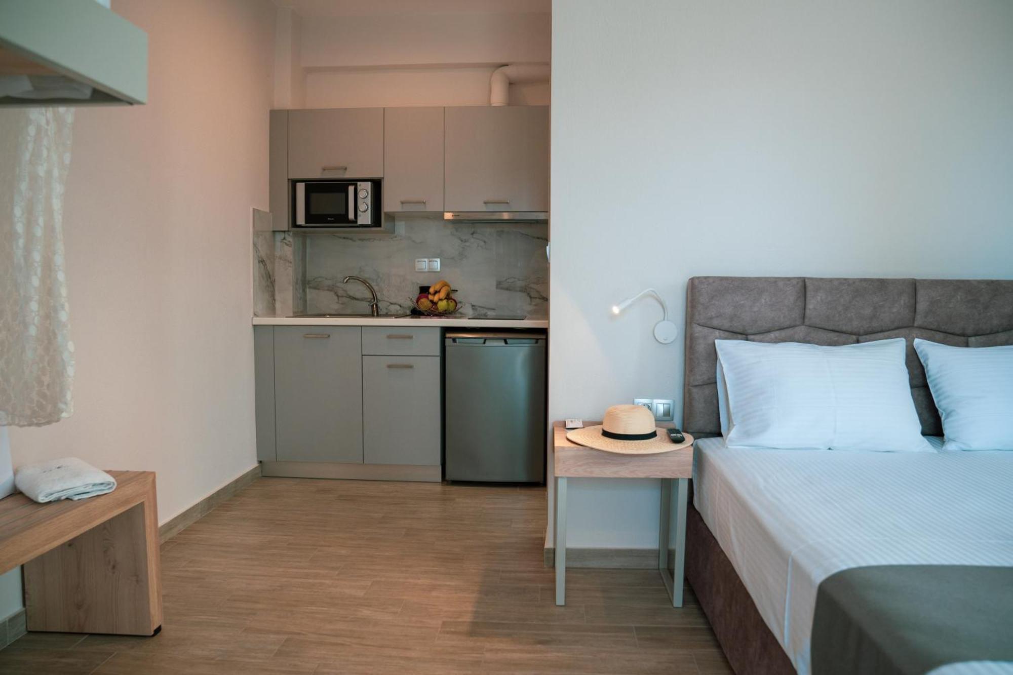 La Cruz Luxury Apartments Stavros  Exterior photo