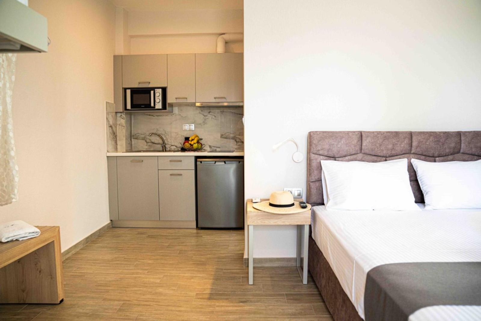 La Cruz Luxury Apartments Stavros  Exterior photo